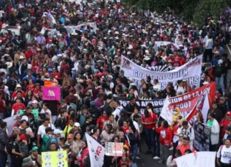 CNTE afirma que mantendrá plantón en el Zócalo; acusa de cerrazón a Sheinbaum