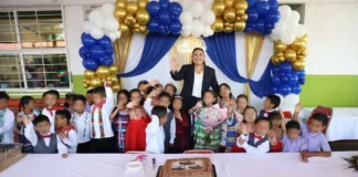 DANIELA TAURINO HIZO ALGO QUE POCOS LEGISLADORES CONSIGUEN DURANTE LAS GRADUACIONES