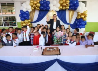 DANIELA TAURINO HIZO ALGO QUE POCOS LEGISLADORES CONSIGUEN DURANTE LAS GRADUACIONES